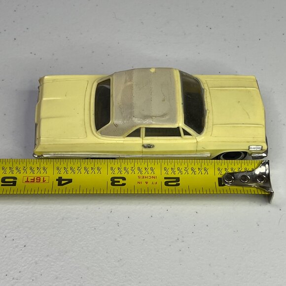Vintage Ideal 1966 Chevy Impala Plastic Model Car Yellow - Damaged Roof - Picture 6 of 11